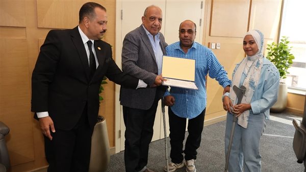 وزير الكهرباء