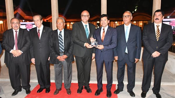 الدكتور أشرف صبحي