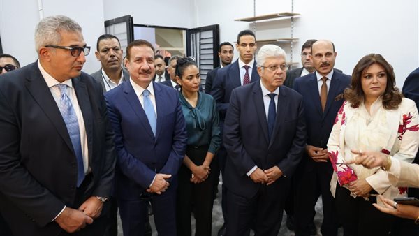 جانب من زيارة وزير