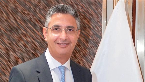 الدكتور شريف فاروق