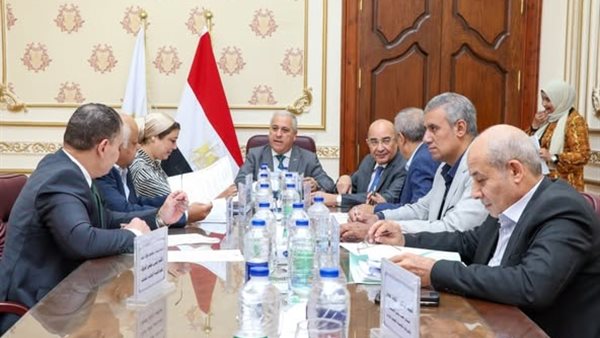 جانب من المتابعة