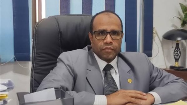 الدكتور أنور عيسى