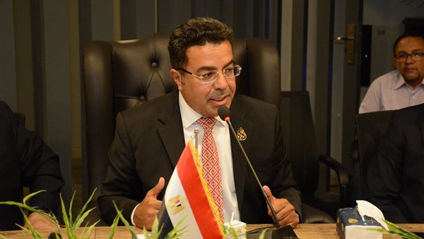 الدكتور باسل عادل