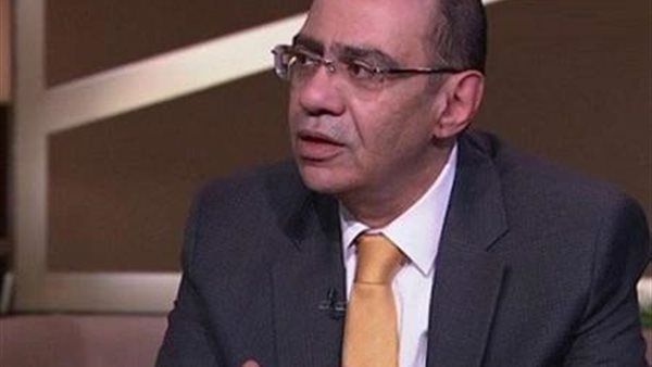  الدكتور حسام حسنى