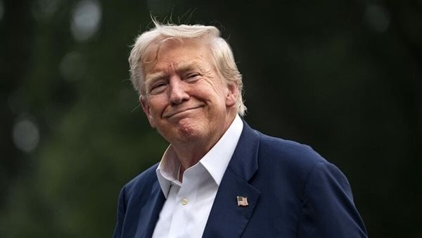 الرئيس الأمريكي دونالد