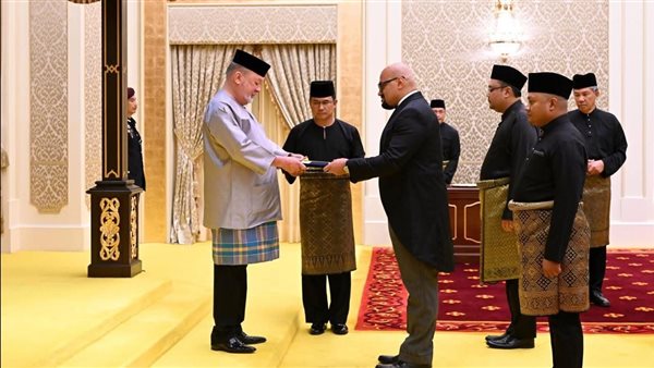 أوراق اعتماد سفير