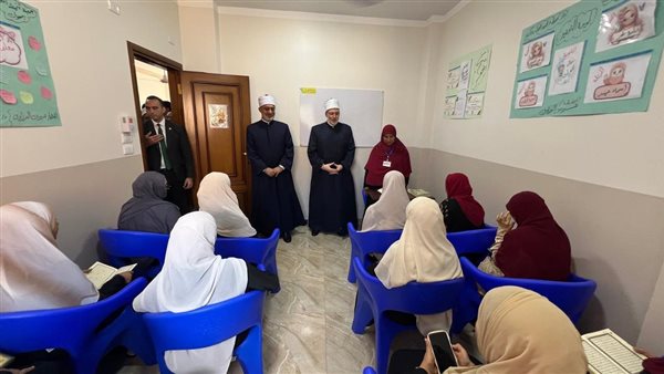 افتتح الدكتور محمد