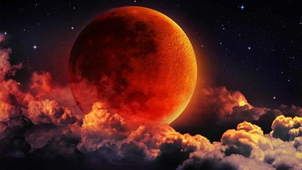 ظاهره القمر الدامي