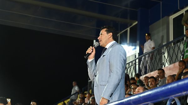   وزير الشباب والرياضة