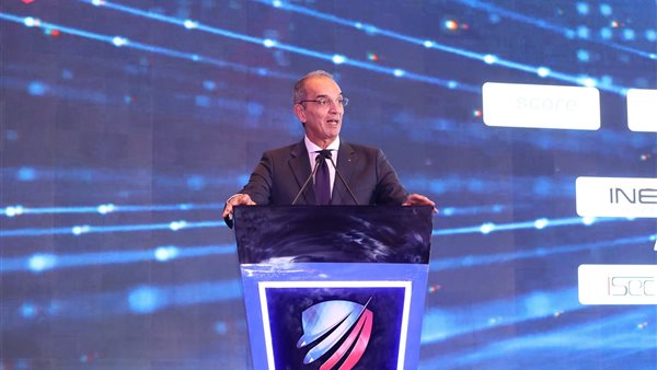 الدكتور عمرو طلعت