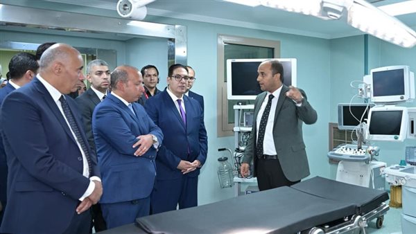 جولة رئيس جامعة القاهرة