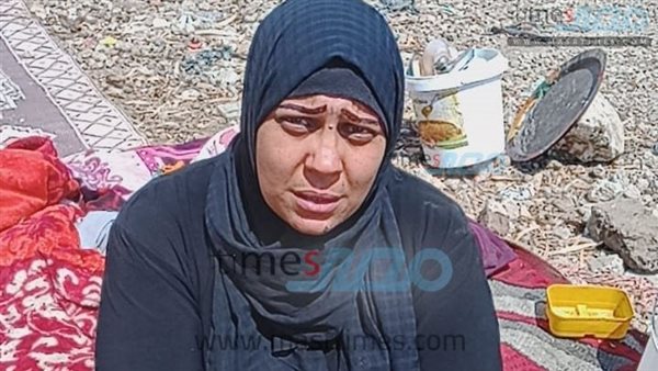 السيدة مع أبناءها