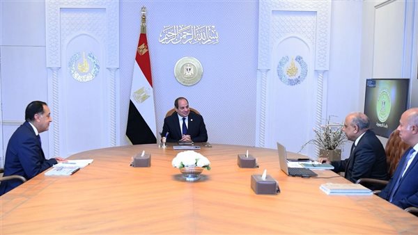 الرئيس السيسي يجتمع