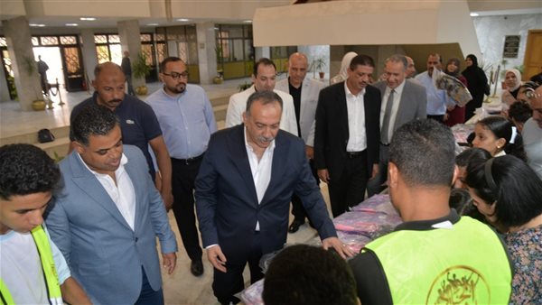 مبادرة فرحتهم بشنطتهم