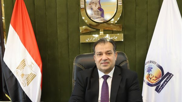 الدكتور احمد عكاوي