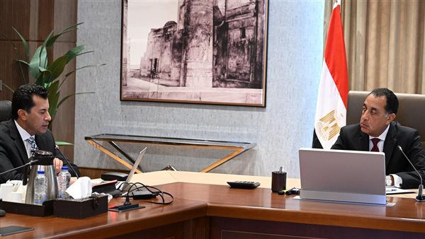 رئيس الوزراء ووزير