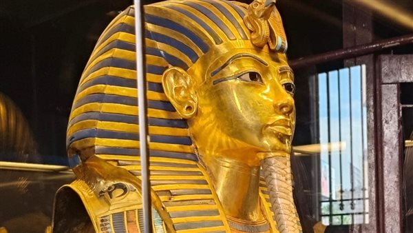 الملك توت عنخ آمون