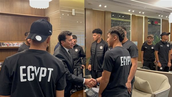 وزير الرياضة يودع