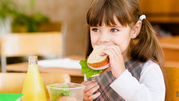 تغذية الأطفال