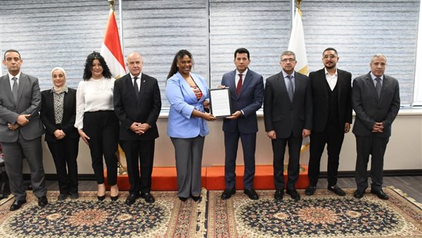 وزير الشباب والرياضة