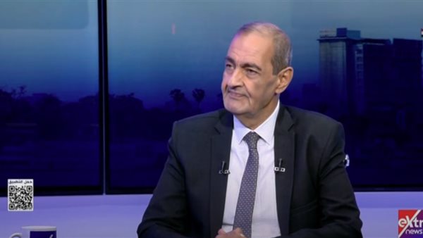  الكاتب الصحفي أسامة