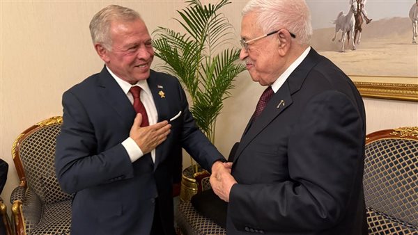 عباس يلتقي الملك