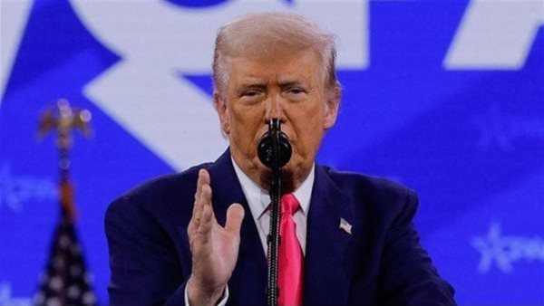 الرئيس الأمريكي دونالد