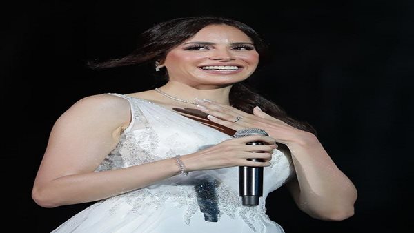  النجمة آمال ماهر