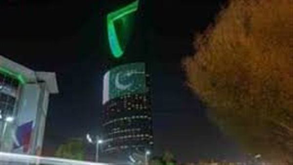 أبراج المملكة تتزين