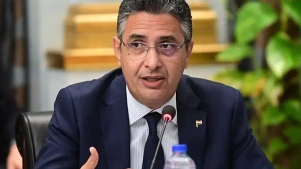  الدكتور شريف فاروق