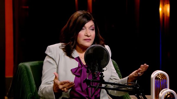  النائبة إيفلين متى