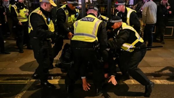 السلطات البريطانية