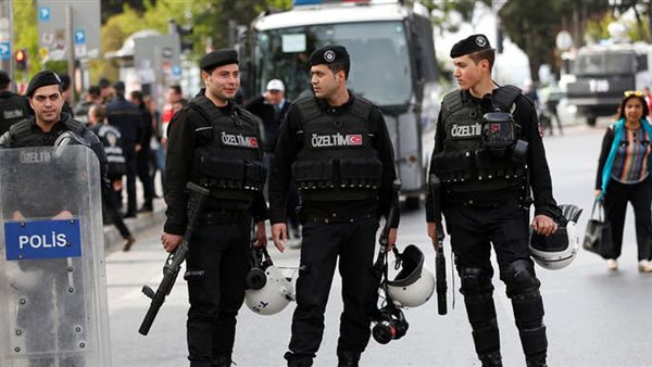 السلطات الإستونية