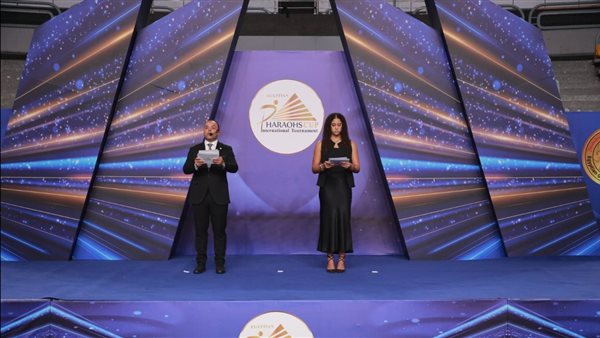  وزير الشباب والرياضة.