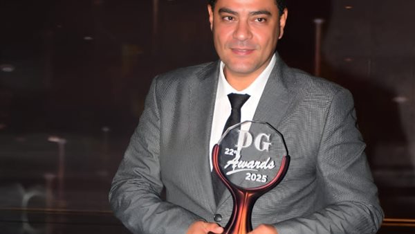 الشاعر المصري نادر