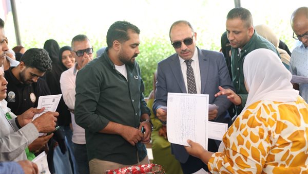 جانب من انتظام الطلاب