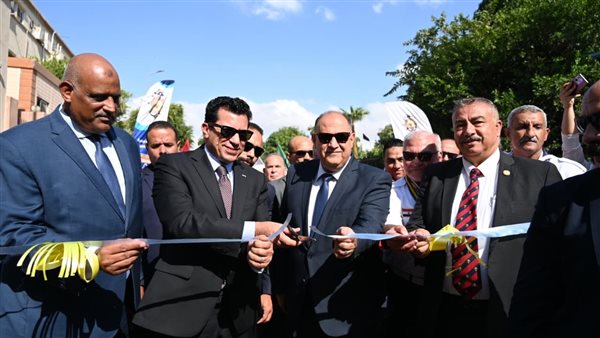 وزير الشباب والرياضة