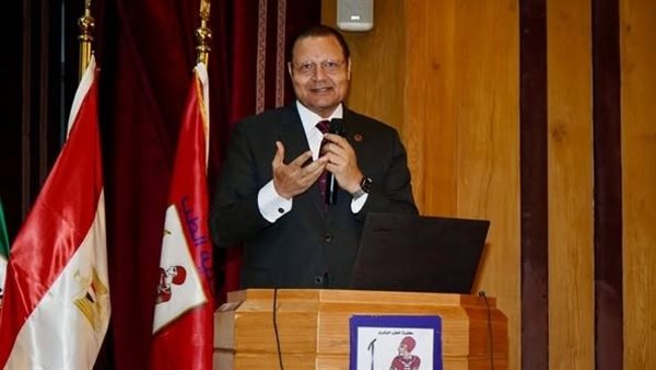 الدكتور أحمد طه