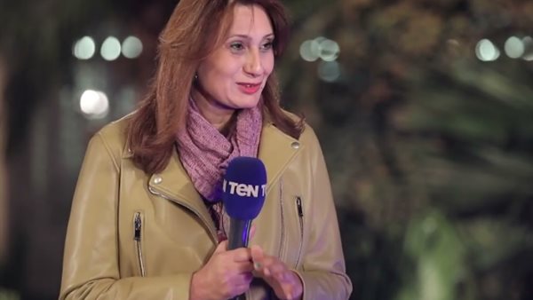  الكاتبة رشا عبد