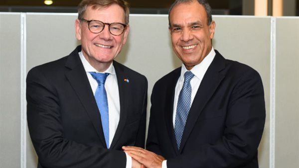  د. بدر عبد العاطي