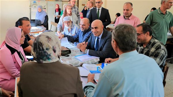 وزير التعليم يجري