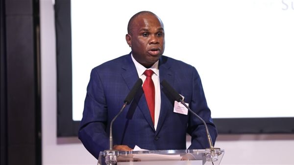 الدكتور بنديكت أوراما،