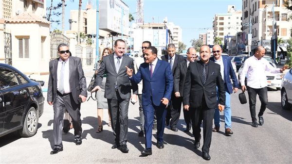 وزير الثقافة ومحافظ