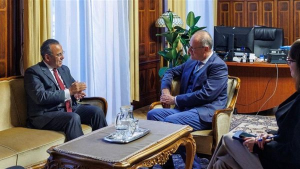  أحمد فهمي مع وزير