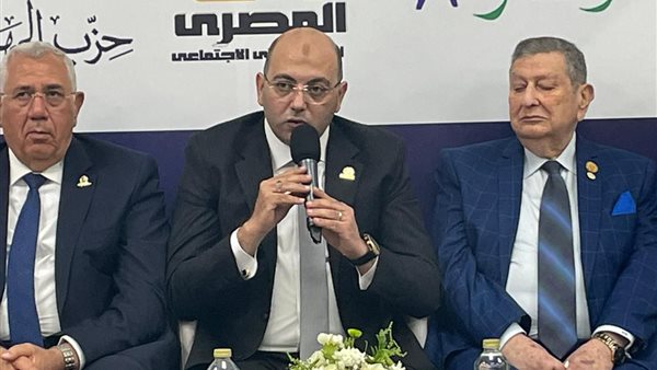  الدكتور أحمد العطيفي