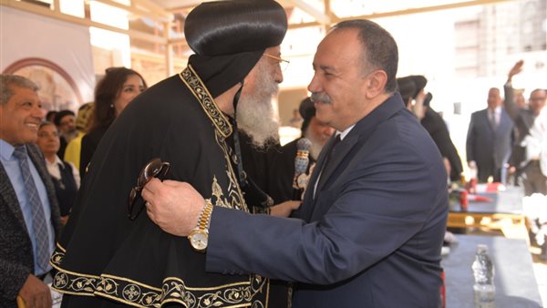 محافظ أسيوط  والبابا