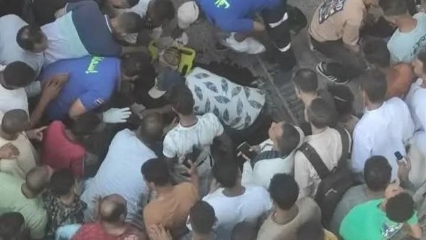 إنقاذ 9 عمال من الغرق