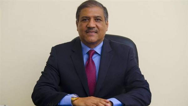 عفت السادات، رئيس