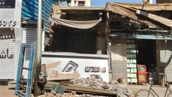 هدم 3 محال تجارية