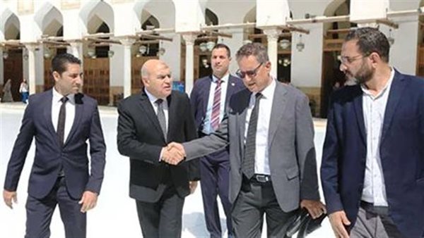 الدكتور أحمد عمر